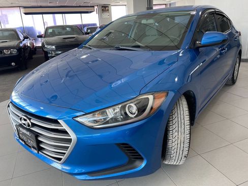 Used 2017 Hyundai Elantra SE w/ Cargo Package image 3