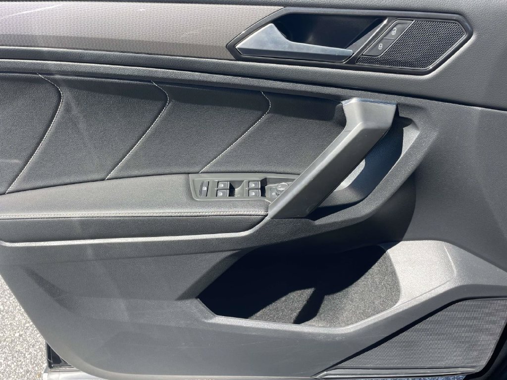 Certified 2022 Volkswagen Tiguan SE FWD image 19
