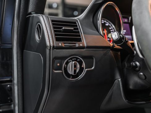 Used 2018 Mercedes-Benz G 550 Squared image 8