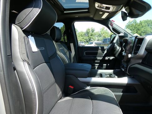 New 2026 RAM 2500 Laramie w/ Night Edition AWD/4WD image 10
