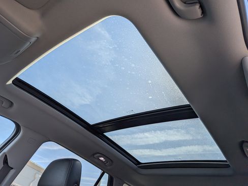 Certified 2024 GMC Terrain SLT image 22