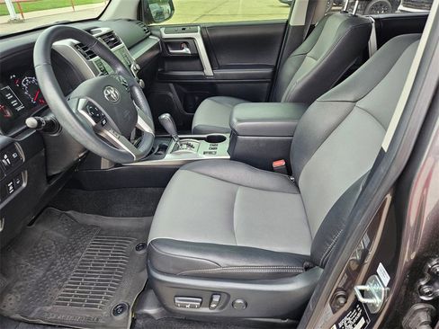 Used 2022 Toyota 4Runner SR5 Premium image 16