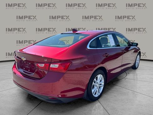Used 2017 Chevrolet Malibu LT FWD image 3