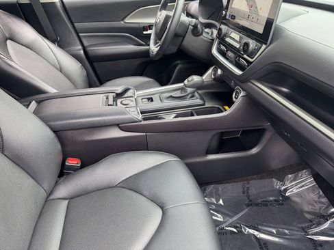 Used 2025 Toyota Grand Highlander AWD Hybrid image 9