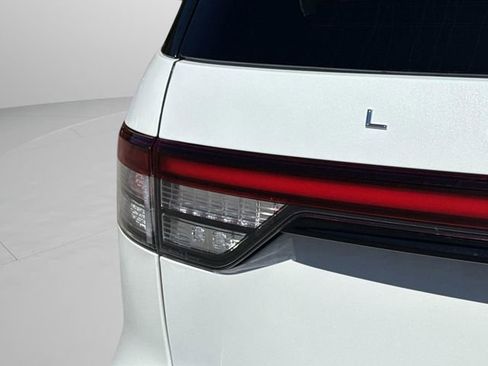 New 2026 Lincoln Aviator 2WD image 18