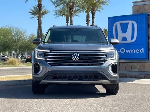 Used 2025 Volkswagen Atlas SE FWD image 4