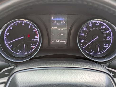 Used 2020 Toyota Camry SE FWD image 24
