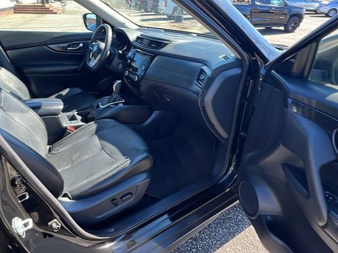 Used 2020 Nissan Rogue SL image 16