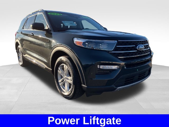 Used 2023 Ford Explorer XLT w/ Equipment Group 202A AWD/4WD image 7