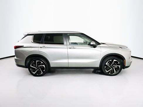 Used 2024 Mitsubishi Outlander SE image 10