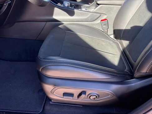 New 2025 Jeep Grand Cherokee L Altitude RWD image 15