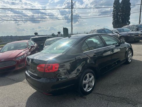 Used 2013 Volkswagen Jetta SE image 3