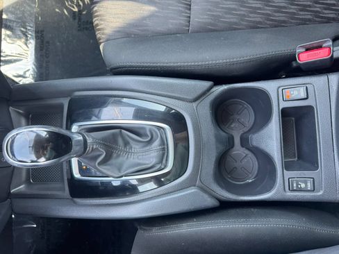 Used 2017 Nissan Rogue SV w/ Sun & Sound Touring Package AWD/4WD image 22