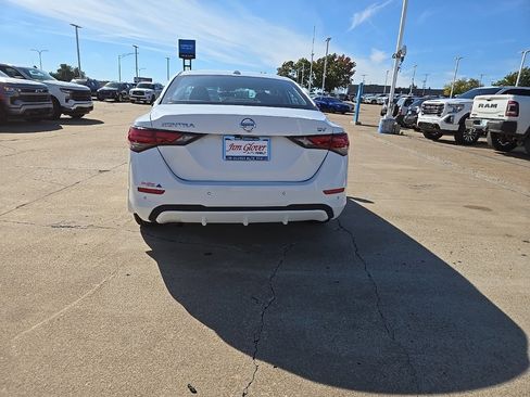 Used 2021 Nissan Sentra SV w/ Trunk Package image 5