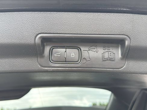 Used 2021 Ford Explorer Limited w/ Equipment Group 301A RWD image 29