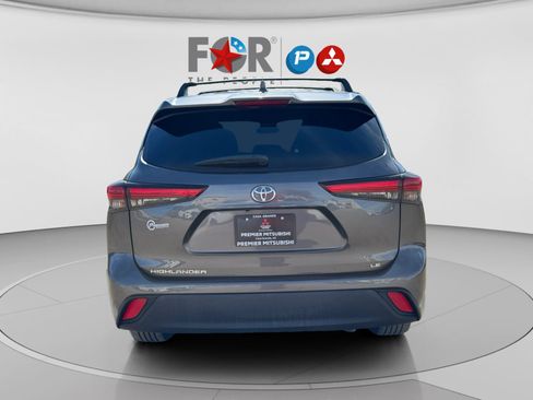 Used 2021 Toyota Highlander LE image 26