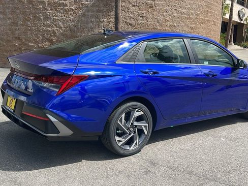 New 2025 Hyundai Elantra Limited image 7