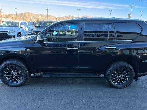 Used 2021 Lexus GX 460 Premium w/ Premium Package image 6