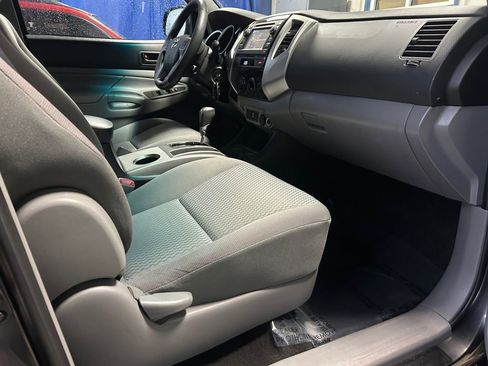 Used 2013 Toyota Tacoma PreRunner w/ SR5 Pkg image 26