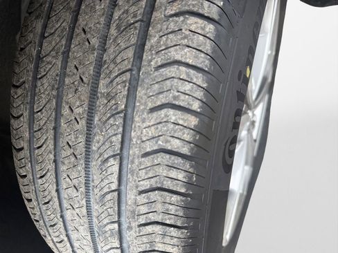 Used 2023 Buick Envision Preferred image 19