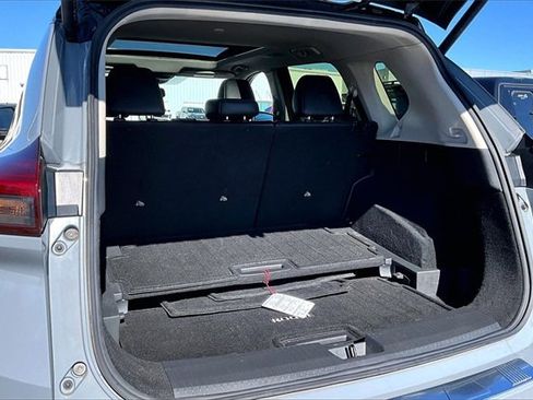 Used 2024 Nissan Rogue Platinum image 30