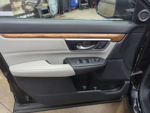 Used 2020 Honda CR-V Touring image 34