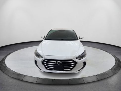 Used 2018 Hyundai Elantra SEL image 2