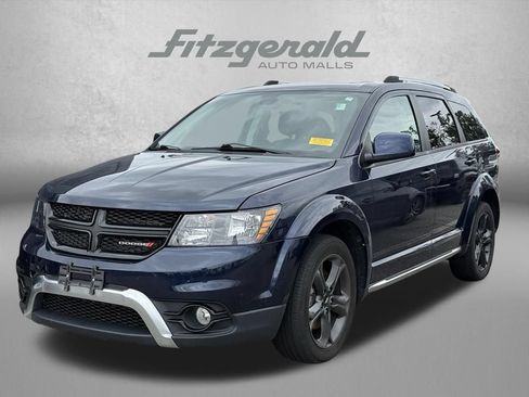 Used 2020 Dodge Journey Crossroad FWD image 3