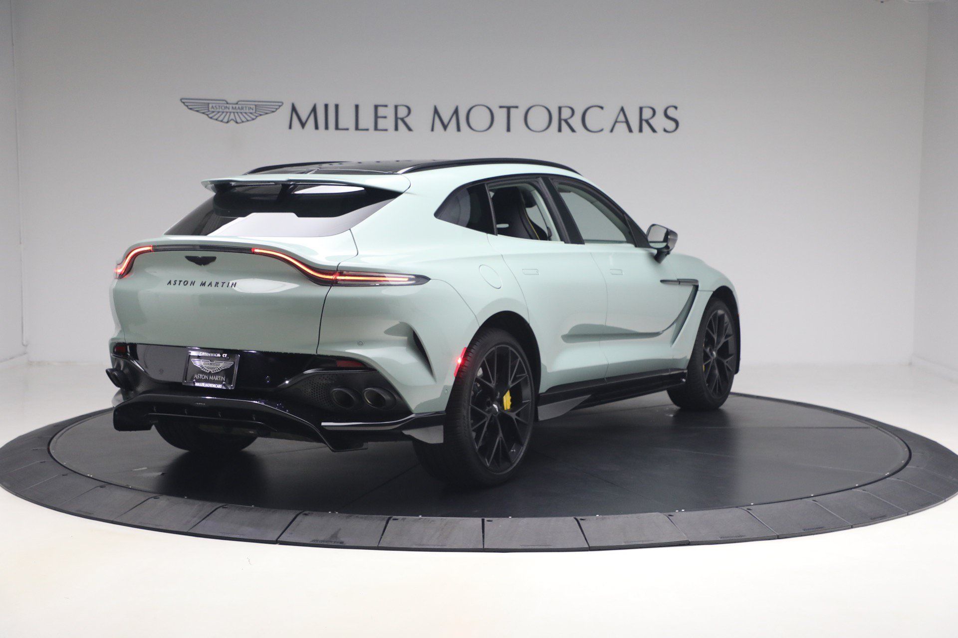 Used 2025 Aston Martin DBX 707 AWD/4WD image 7