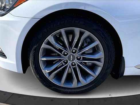 Used 2017 Genesis G80 3.8 image 32