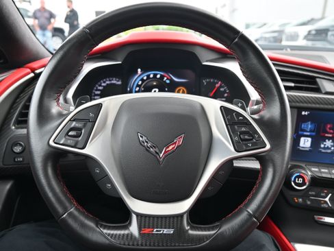 Used 2015 Chevrolet Corvette Z06 w/ 3LZ Preferred Equipment Group RWD image 20