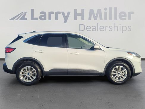 Used 2020 Ford Escape SE image 6