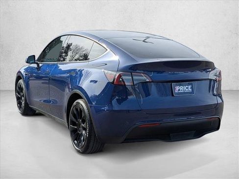 Used 2022 Tesla Model Y Long Range image 7