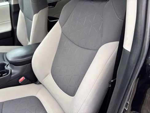 Certified 2022 Toyota RAV4 XLE image 22