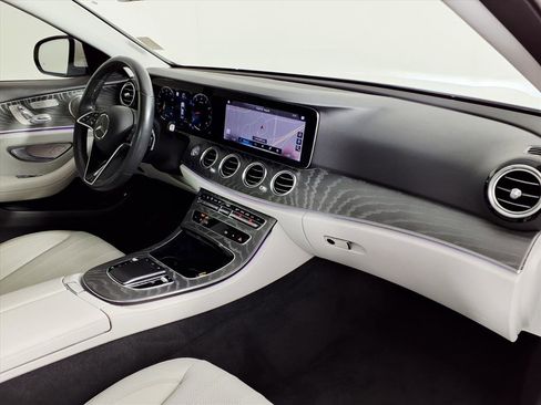Used 2022 Mercedes-Benz E 350 Sedan image 9