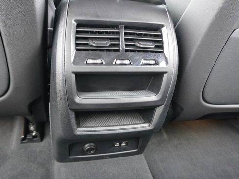 Used 2024 BMW X5 sDrive40i w/ M Sport Package image 33