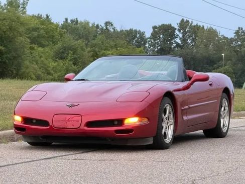 Used 2001 Chevrolet Corvette Convertible w/ Preferred Equipment Group2 RWD image 11