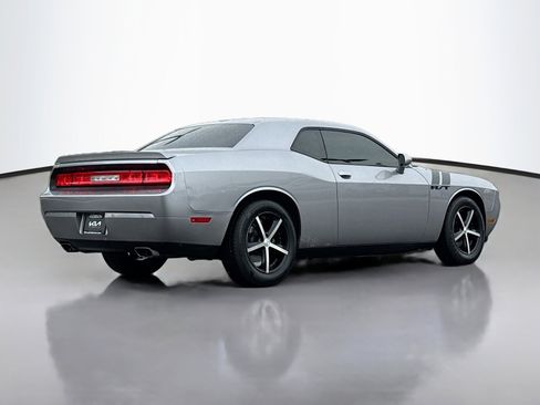 Used 2014 Dodge Challenger R/T w/ Sound Group II RWD image 2