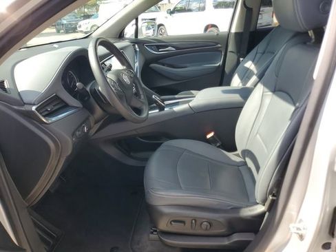 Used 2020 Buick Enclave Essence image 16