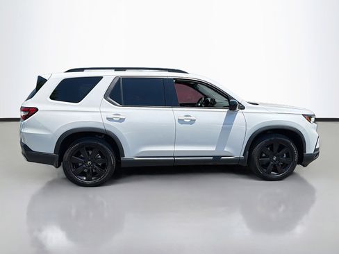 Used 2025 Honda Pilot Black Edition image 4
