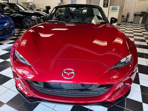 Used 2016 MAZDA MX-5 Miata Club RWD image 2