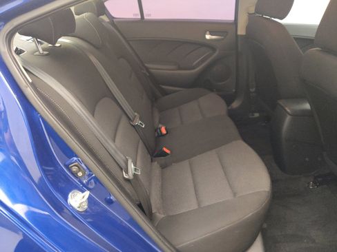 Used 2017 Kia Forte LX image 19