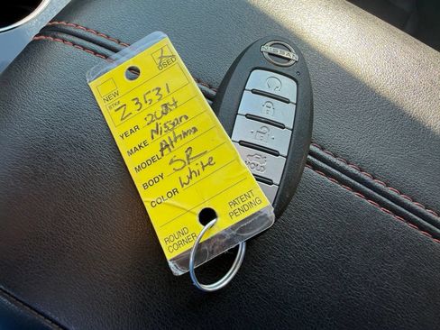 Used 2024 Nissan Altima 2.5 SR FWD image 41