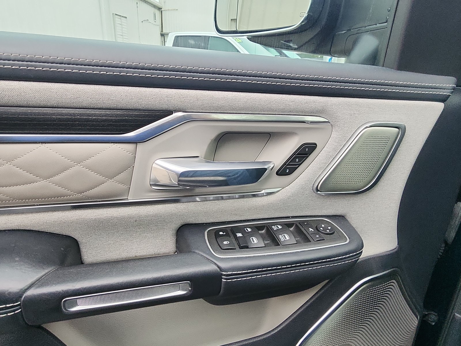 Used 2022 RAM 1500 Limited AWD/4WD image 15
