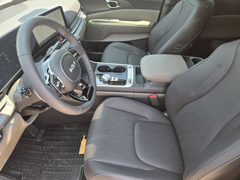New 2026 Kia Carnival SX FWD image 10