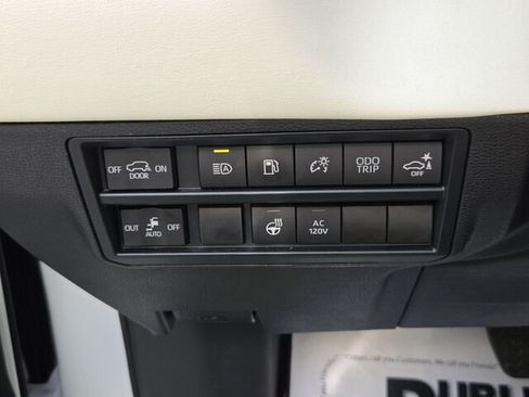 Used 2024 Toyota Sequoia Capstone AWD/4WD image 28