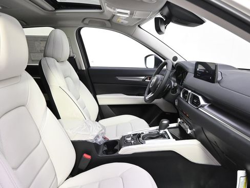 New 2025 MAZDA CX-5 AWD 2.5 S w/ Premium Plus Pkg image 16
