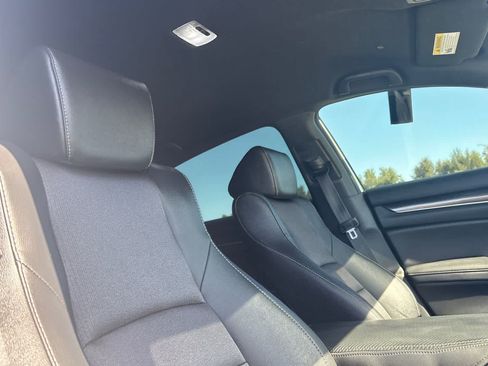 Used 2019 Honda Accord Sport image 18