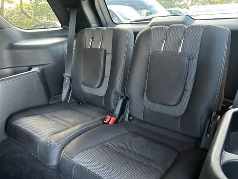 Used 2018 Ford Explorer XLT w/ Equipment Group 201A image 12