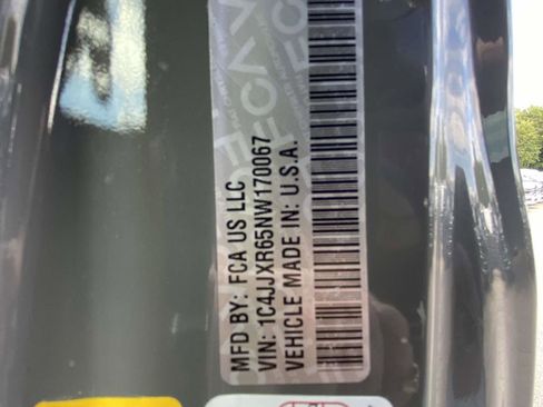 Certified 2022 Jeep Wrangler Unlimited Rubicon 4xe image 12